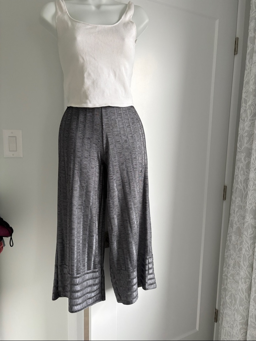 Zara Wide-Leg Ribbed Culotte Pants in Charcoal